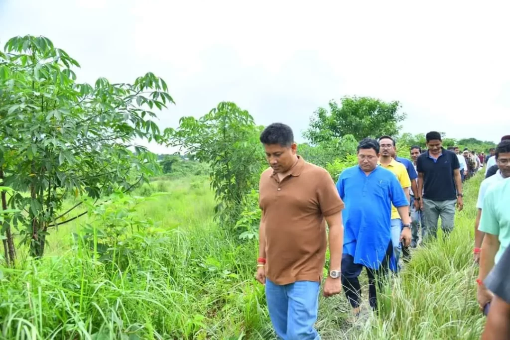 Minister Hazarika visits Beki River banks in Manas National Park 3