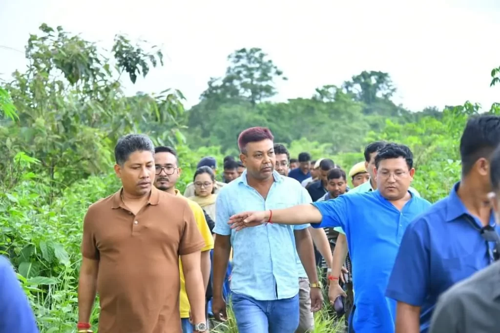 Minister Hazarika visits Beki River banks in Manas National Park 4