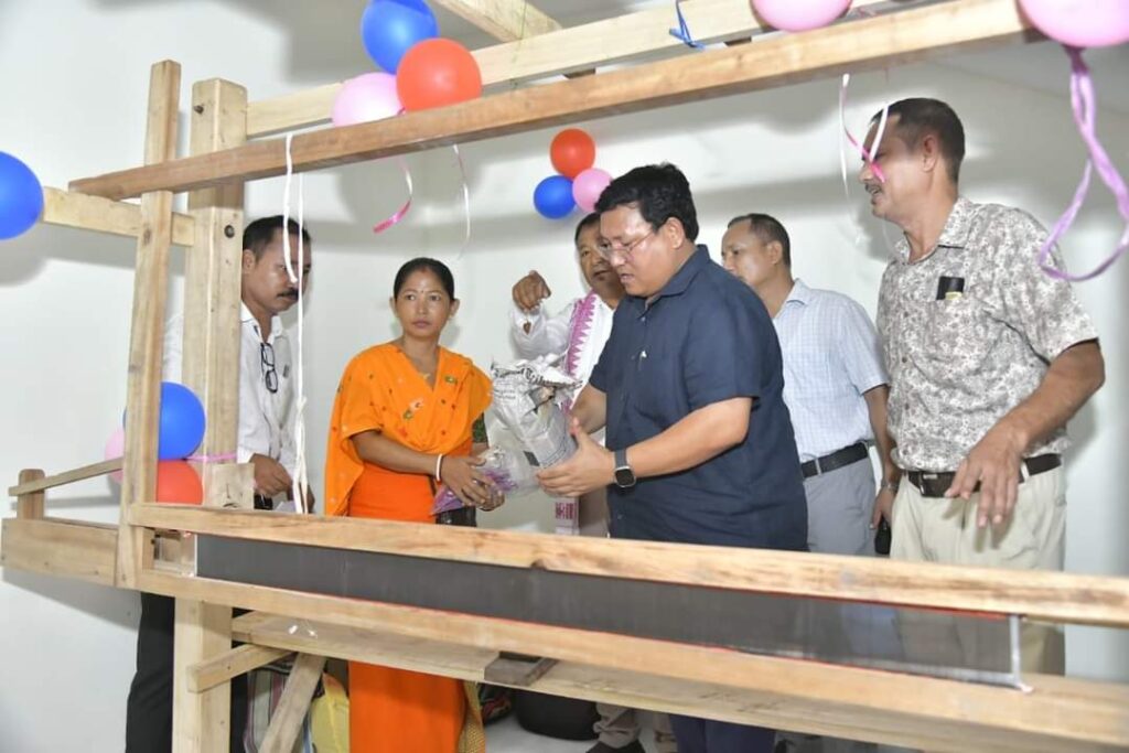 CEM Pramod Boro inaugurates superintendent office of handloom & textile 2